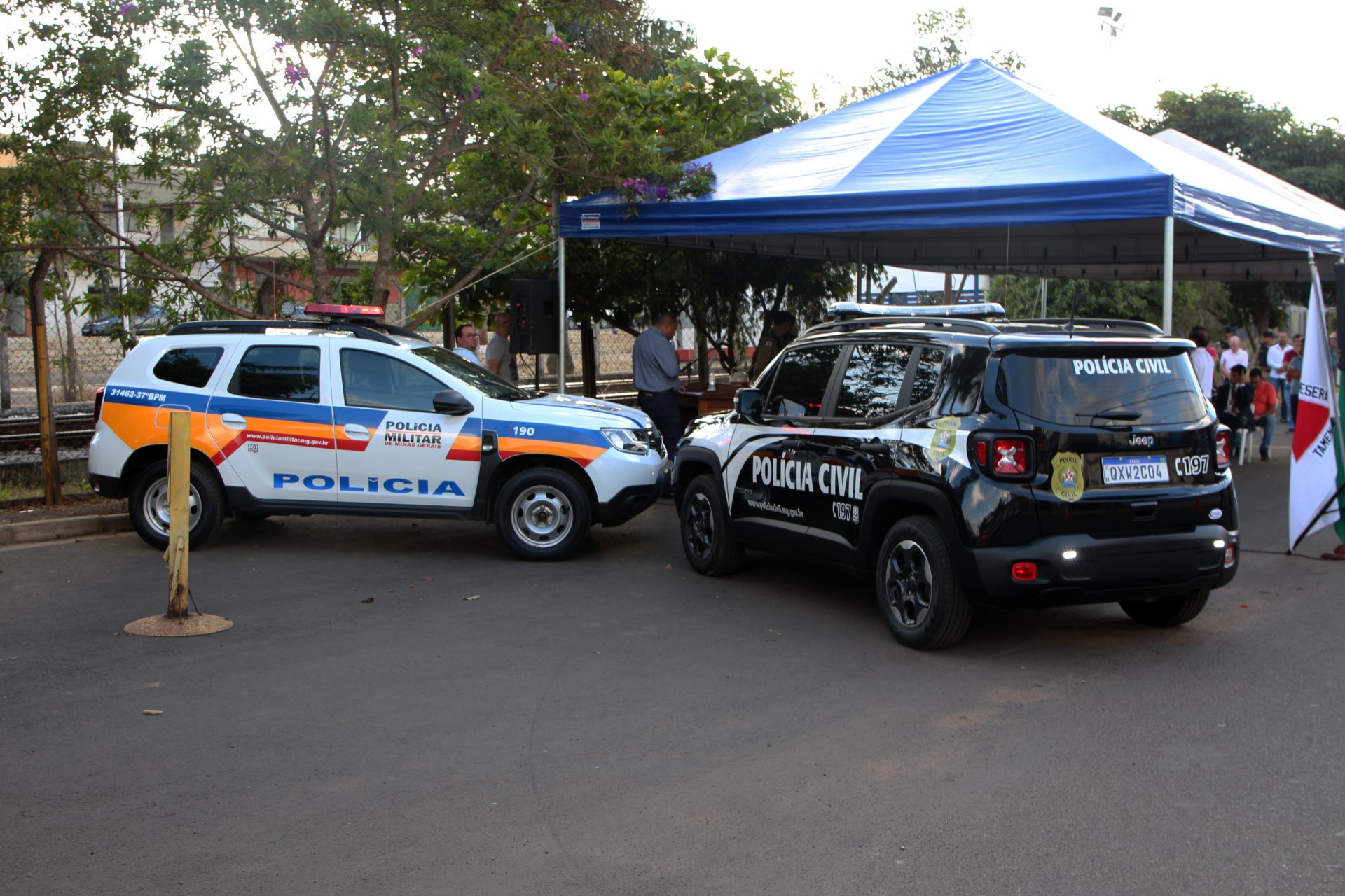 Polícias Civil e Militar recebem novas viaturas em Campos Altos PM